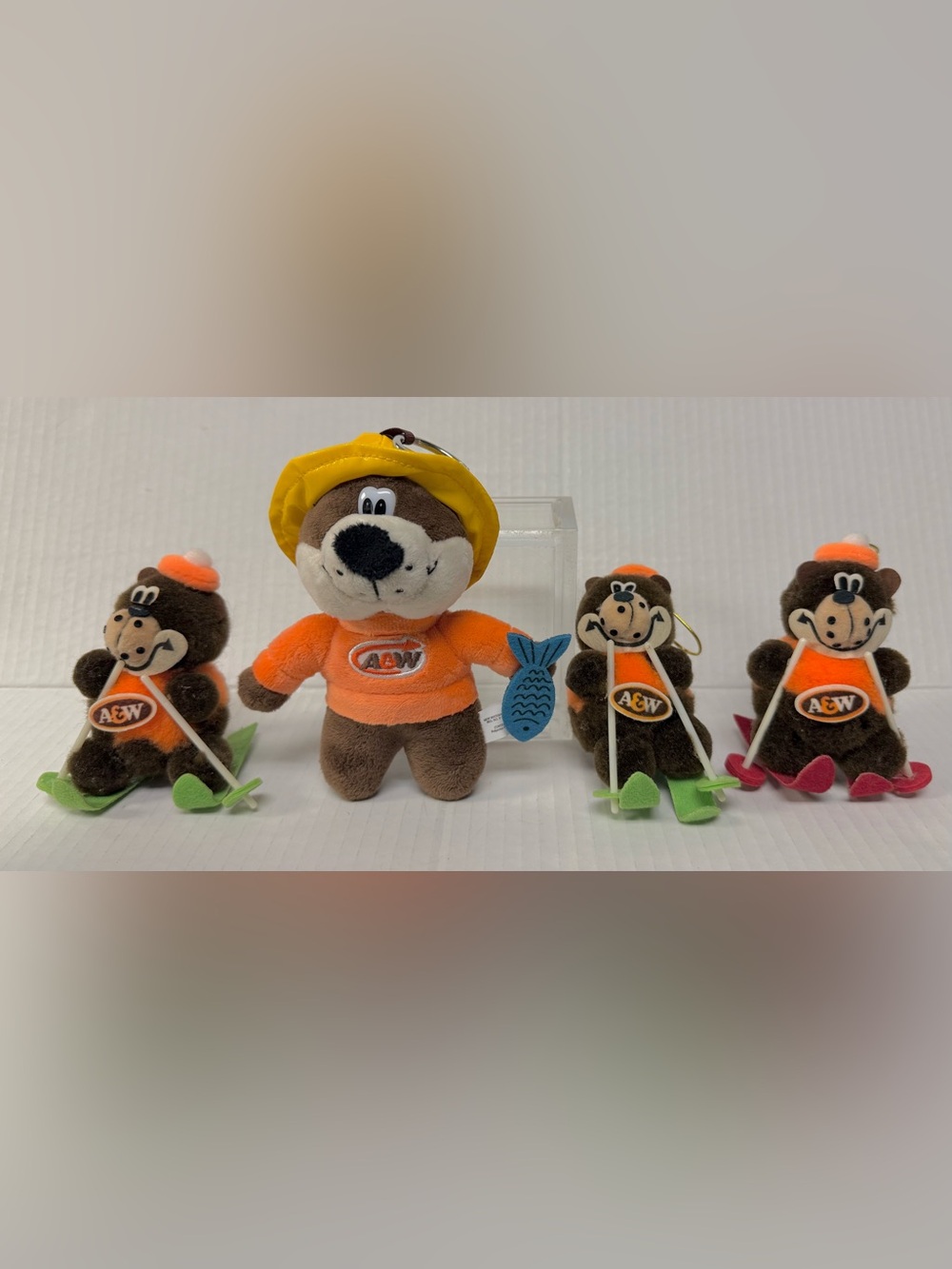 Rare A&W Rooty Bear Plush Lot - Vintage 1980s Skiing & 2026 Adventure Keychain